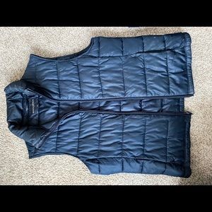 Banana Republic men’s light puff vest